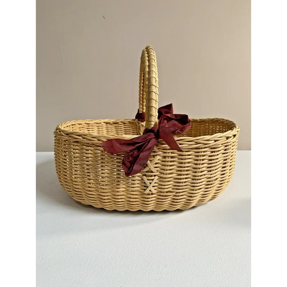 Pleasant Company American Girl‎ Wicker Basket With Tags and Bows